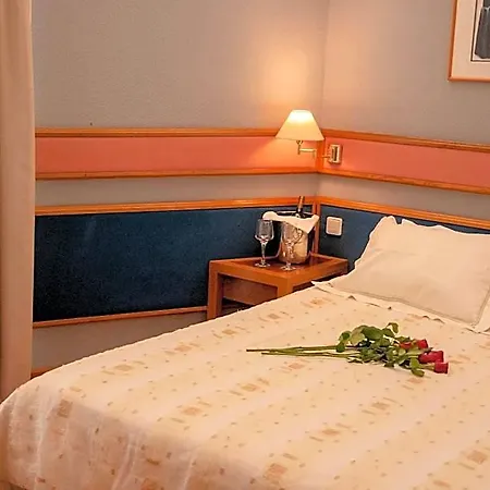 Samaras Hotel