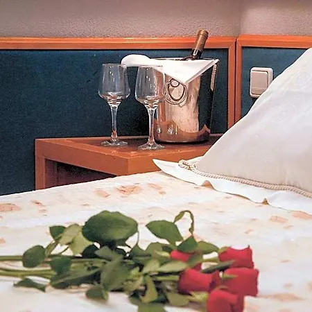 Samaras Hotel 3*